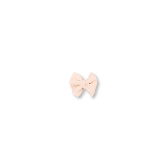 Baby & Toddler Bow | Clip in Hairbow | Handmade Bullet Bow | Small Bow | Cream | sclip